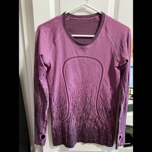 Lululemon swiftly tech long sleeve shirt.